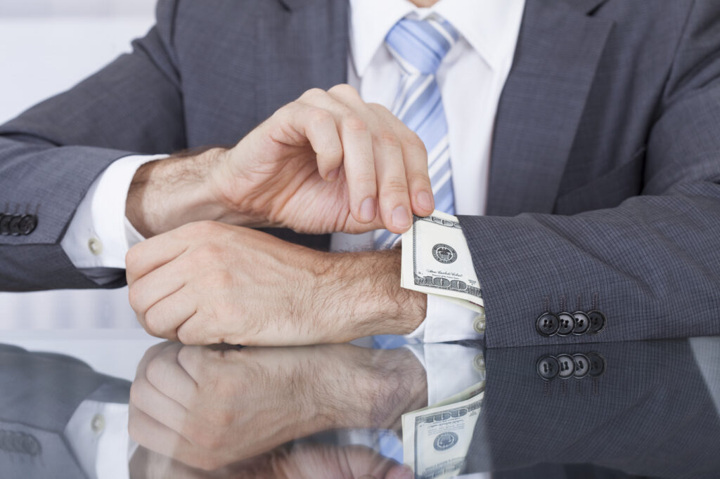 What Percentage Do Lawyers Take for a Personal Injury Case? 